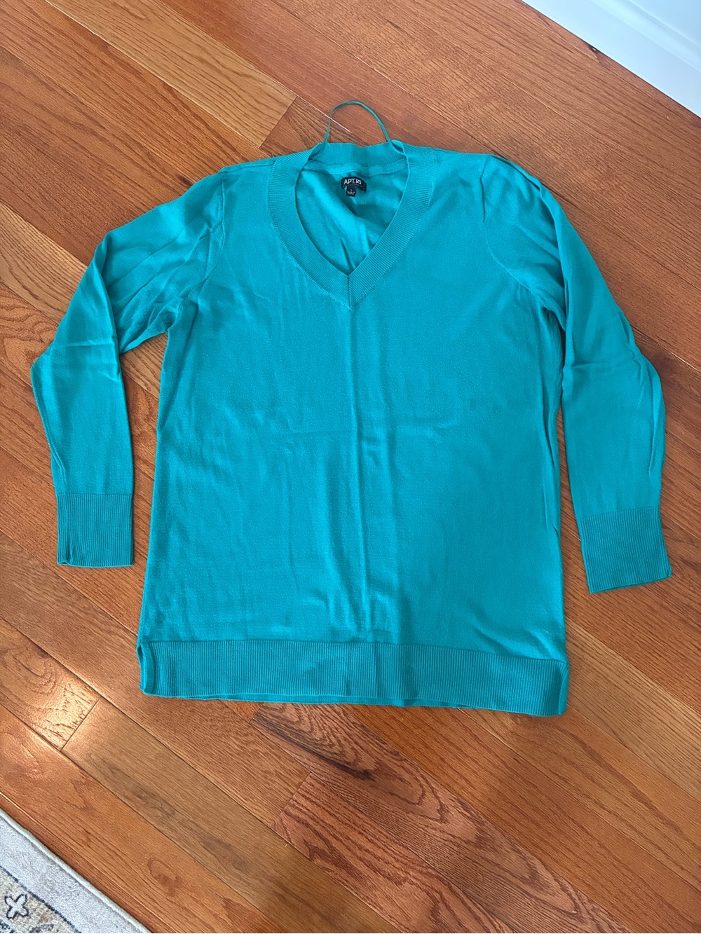 Apt. 9 Bright Teal V-Neck Sweater -women’s L - tunic style winter fall